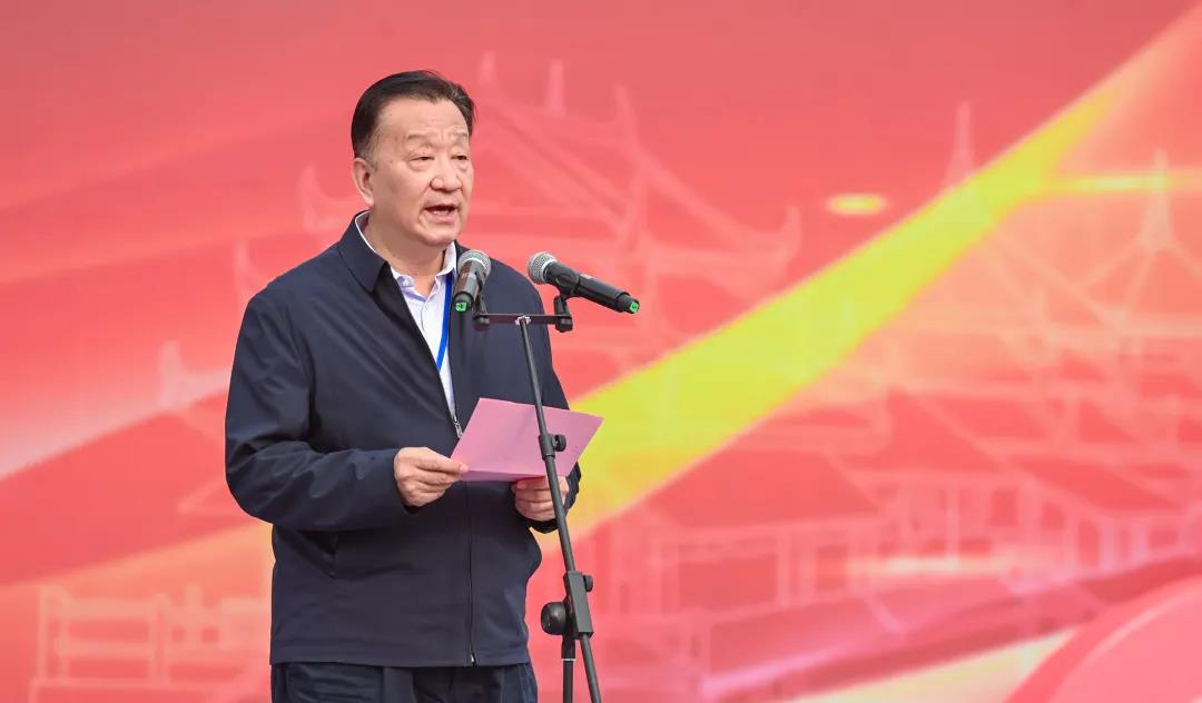 中國茶葉流通協(xié)會(huì)會(huì)長、全國茶葉標(biāo)準(zhǔn)化技術(shù)委員會(huì)主任委員王慶致辭。.jpg